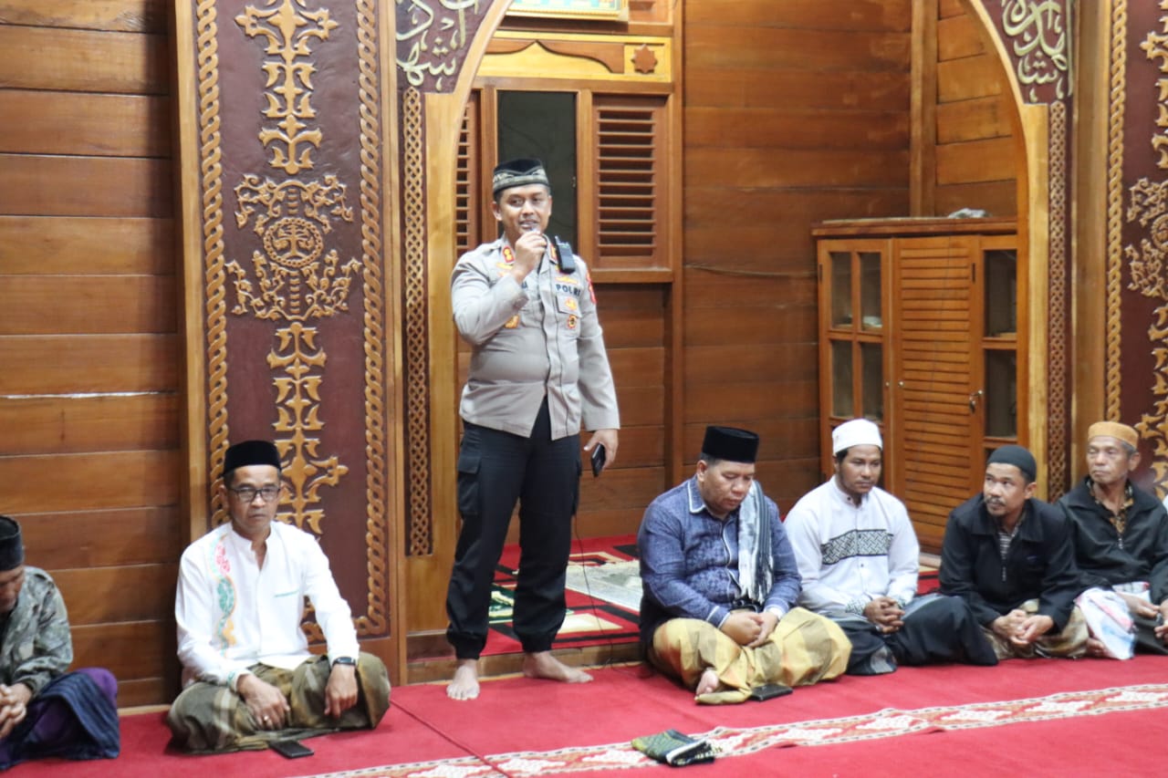 Safari Ramadhan, Kapolres Aceh Tengah : Saat Ke Masjid Pastikan Kompor Mati Dan Ingatkan Anak Tidak Balap Liar