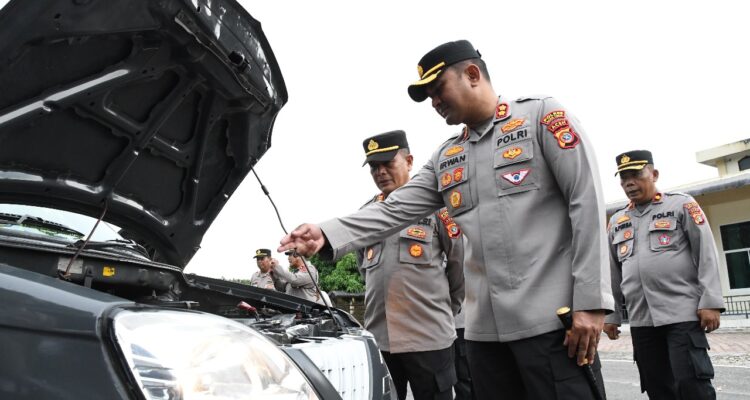 Ambil Apel Jam Pimpinan, Kapolres Aceh Timur Cek Kendaraan Dinas Polsek