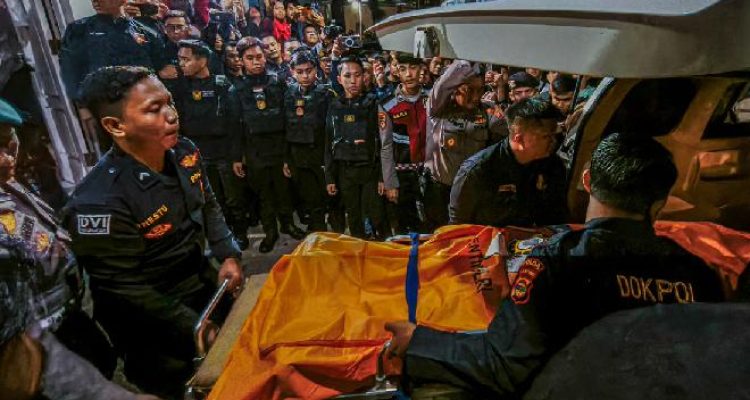 POLRI BERDUKA atas Gugurnya Tiga Orang Prajurit di Lampung Ketika Lakukan Pengrebekan Lokasi Sabung Ayam