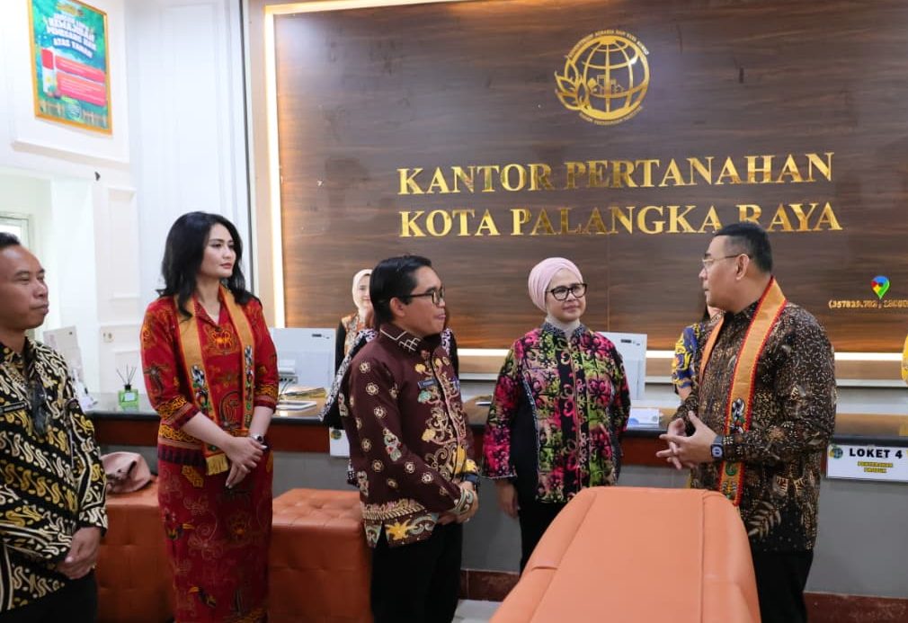 Wamen Ossy "Sidak" Kantah Palangka Raya: Jangan Ada Lagi Urusan Tanah yang Berbelit-belit!