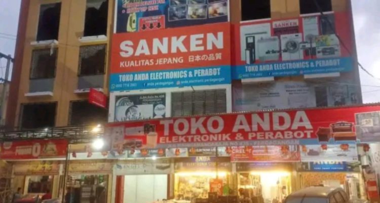 BISNIS HARAM DI BALIK TOKO PRABOT! Siang Jual Kursi, Malam Jadi Lokasi Dugem di Perdagangan: Miras dan Narkoba Disinyalir Bebas Beraks