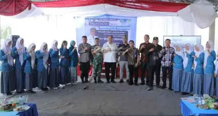 HADIRI TALKSHOW DI SMAN 1 MERANTI, BUPATI ASAHAN: Pendidikan Adalah Senjata Paling Ampuh Mengubah Dunia!