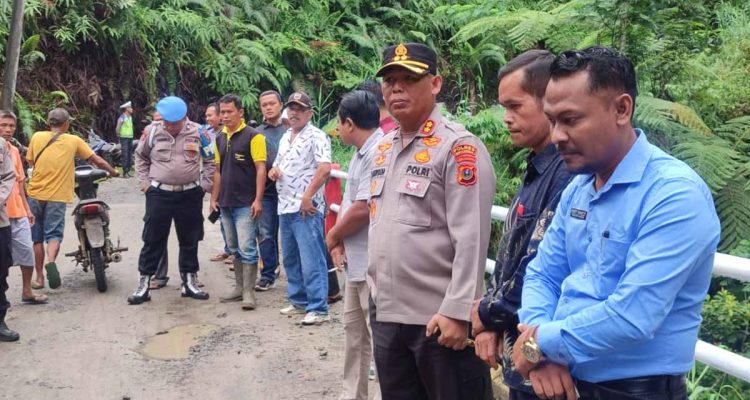 Kapolres Simalungun Resmikan Jembatan Merah Putih Presisi di Hatonduhan: "Mantap Bah, Jembatan Idaman Warga Akhirnya Kokoh!