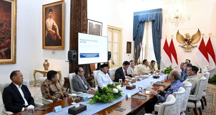 Badai Krisis Global Mengancam! Istana Pasang Kuda-Kuda Jaga Rupiah, Kebijakan DHE Dikunci Mati Bersama Pakar Ekonomi