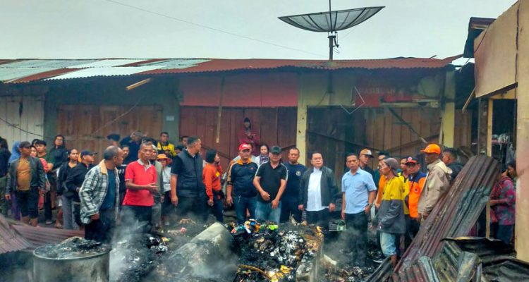 311 Kios Di Pasar Dwikora Rata Dilahap Si Jago Merah, Pedagang Histeris